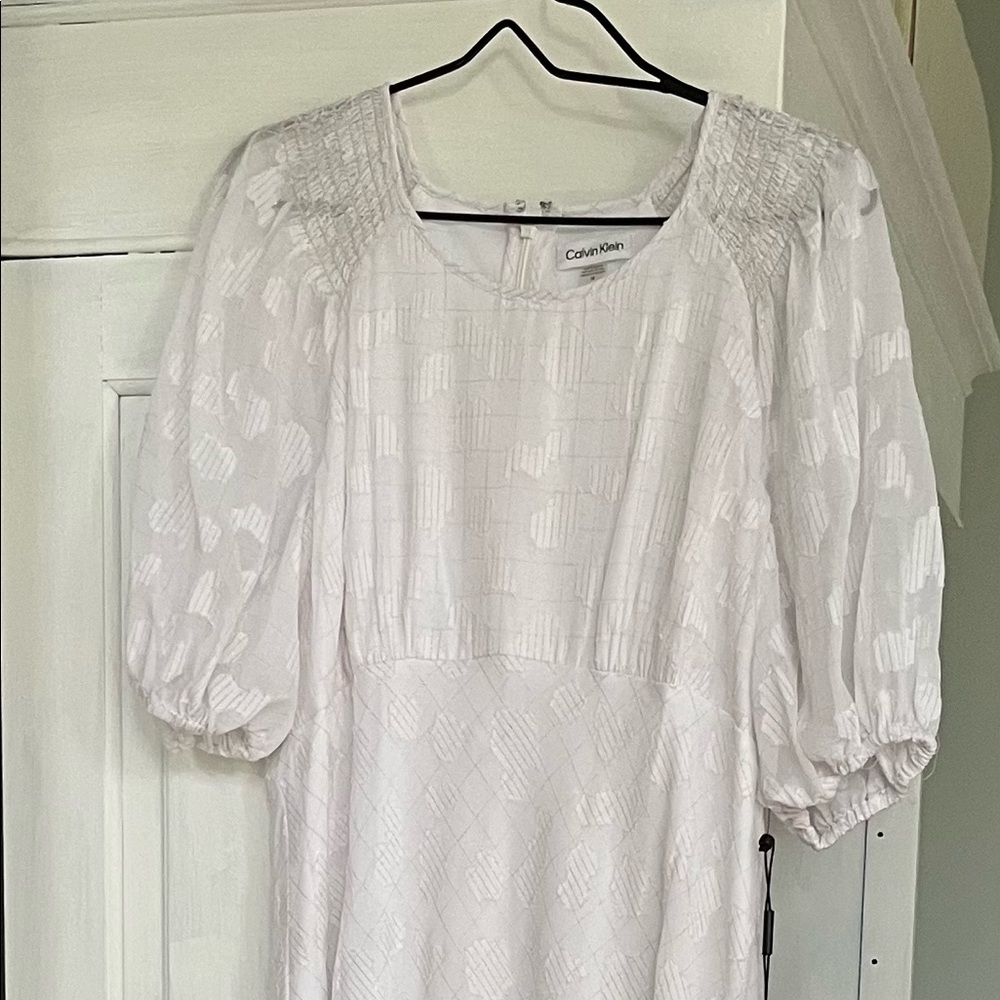 Beautiful Calvin Klein summer dress!